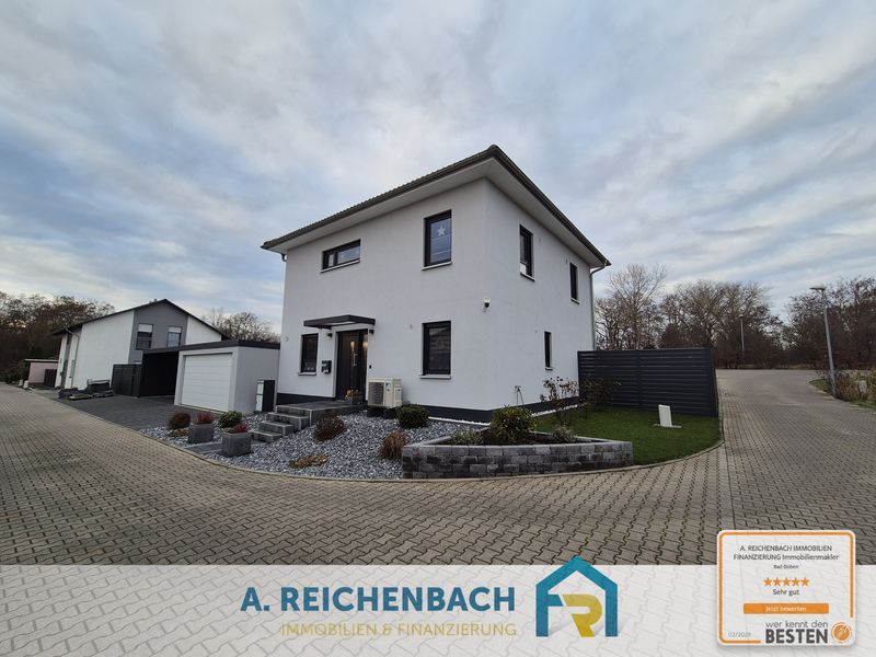 Hier bleiben keine Wünsche offen! Neuwertige Stadtvilla mit vielen Extras zu verkaufen!